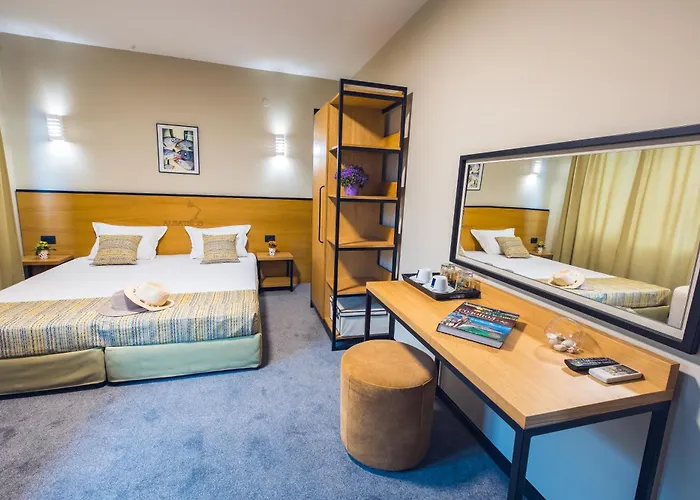 Albatros New Town Hotel