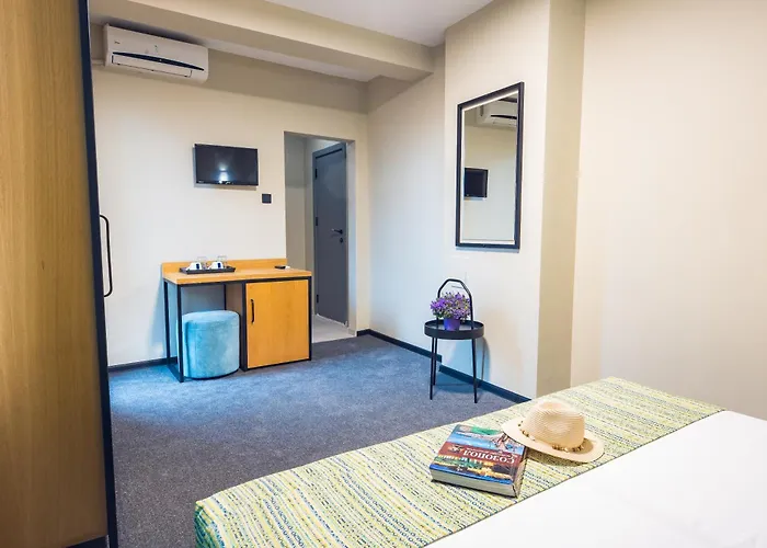 Albatros New Town Hotel