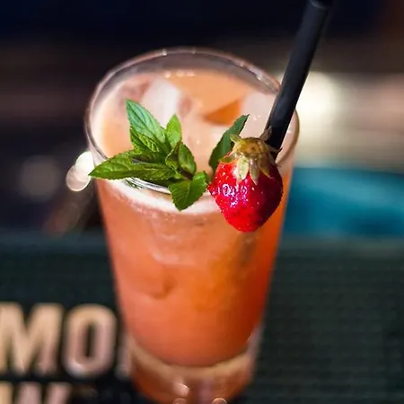 Albatros New Town 3*