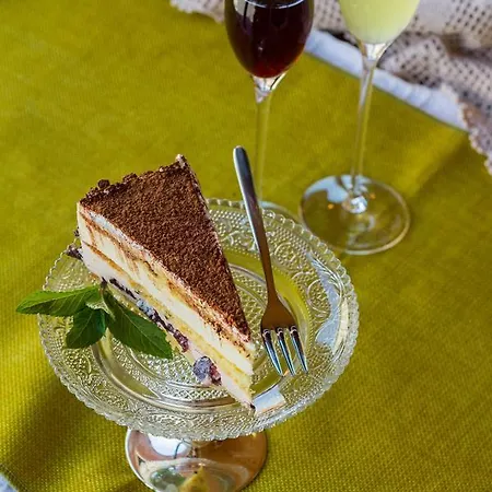 Albatros New Town Hotel