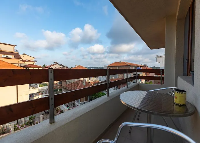 מלון Albatros New Town 3*