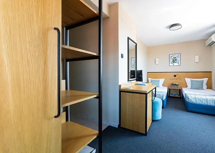 Albatros New Town מלון 3*