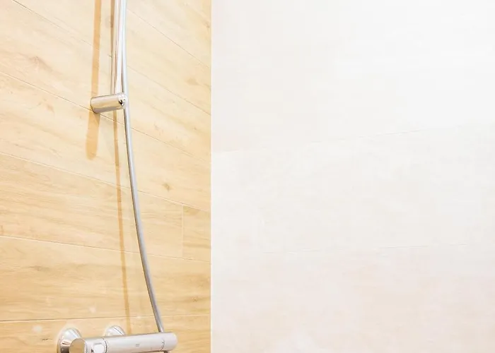 Albatros New Town מלון 3*