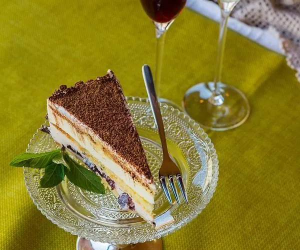 Albatros New Town מלון