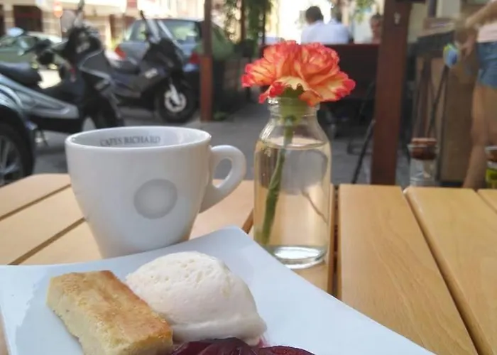 Albatros New Town מלון סוזופול