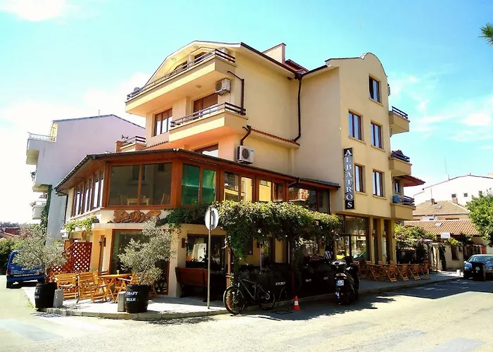 Albatros New Town מלון